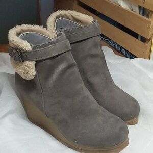 Cheeks fit body tony little ankle boots size 6